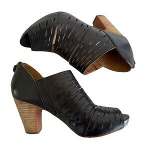 Clarks Artisan Okena Sass Black Leather Shoes Women Size 7 M Peep Toe Bootie